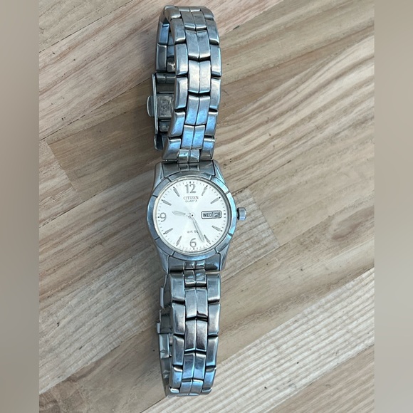 Citizen Ladies Watch Stainless Steel Bracelet White Dial Day Date Window - Picture 4 of 12